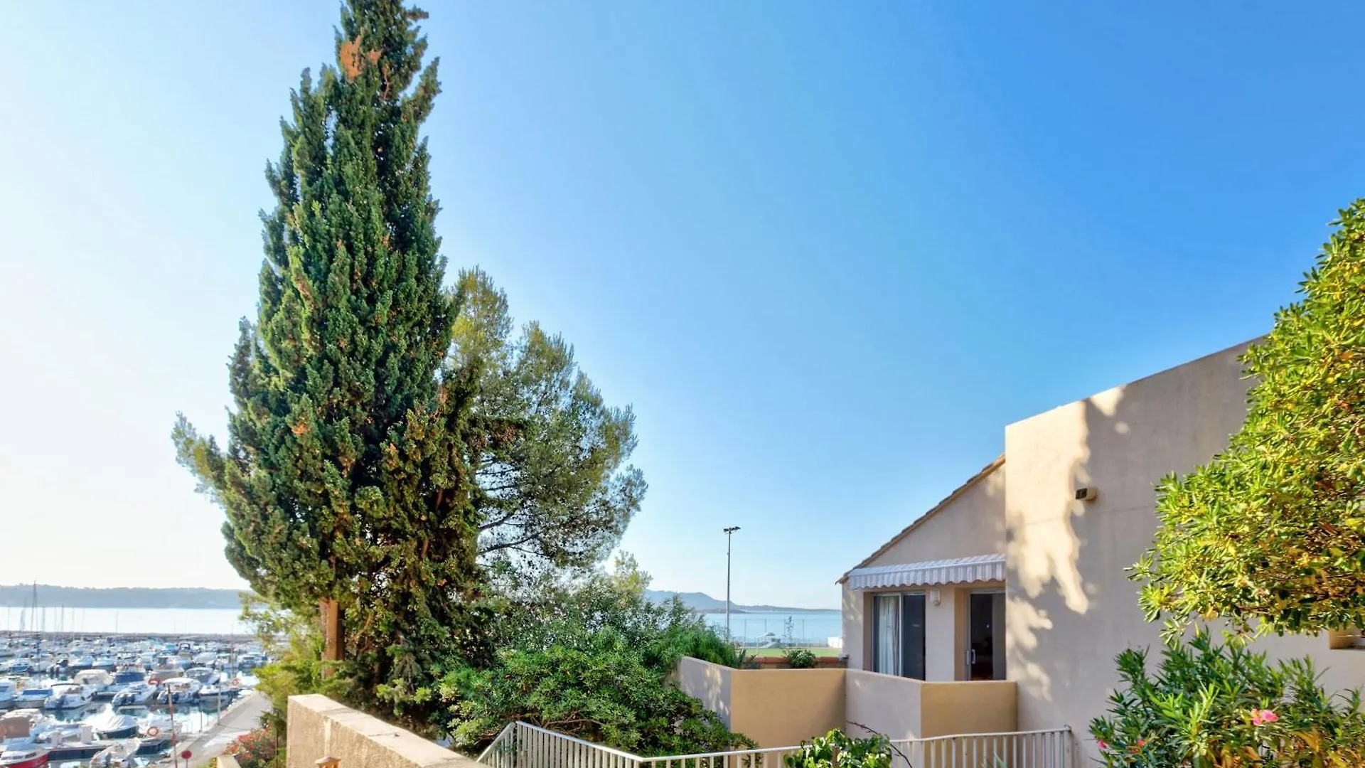 Residence Pierre & Vacances Bandol Port 0*,